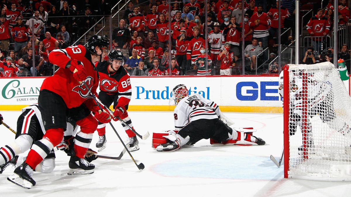 Jack Hughes scores second goal of game in OT as Devils beat