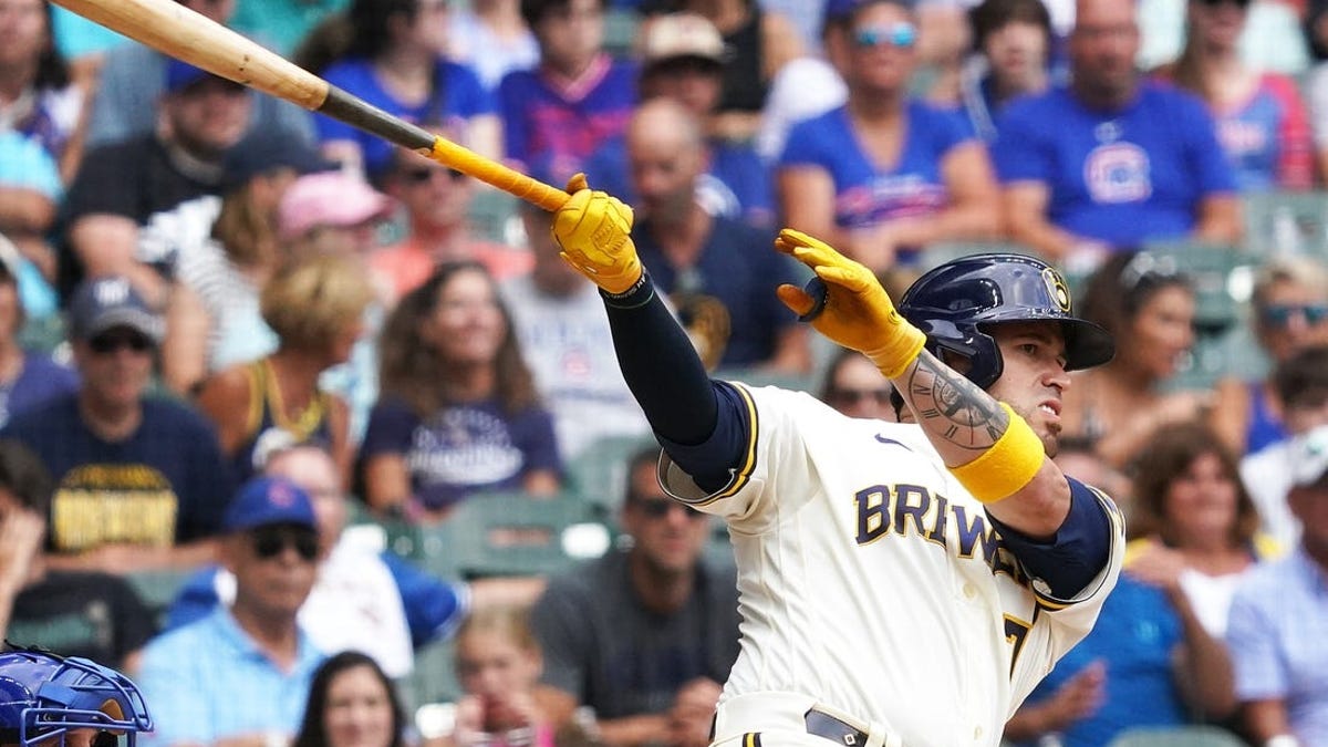 Victor Caratini powers Brewers past Cubs