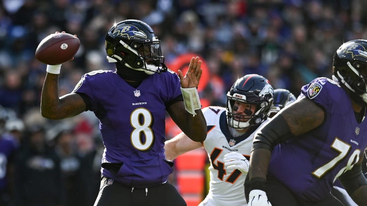 Lamar Jackson agrees record-breaking 'mega deal' to stay with Baltimore  Ravens, NFL News