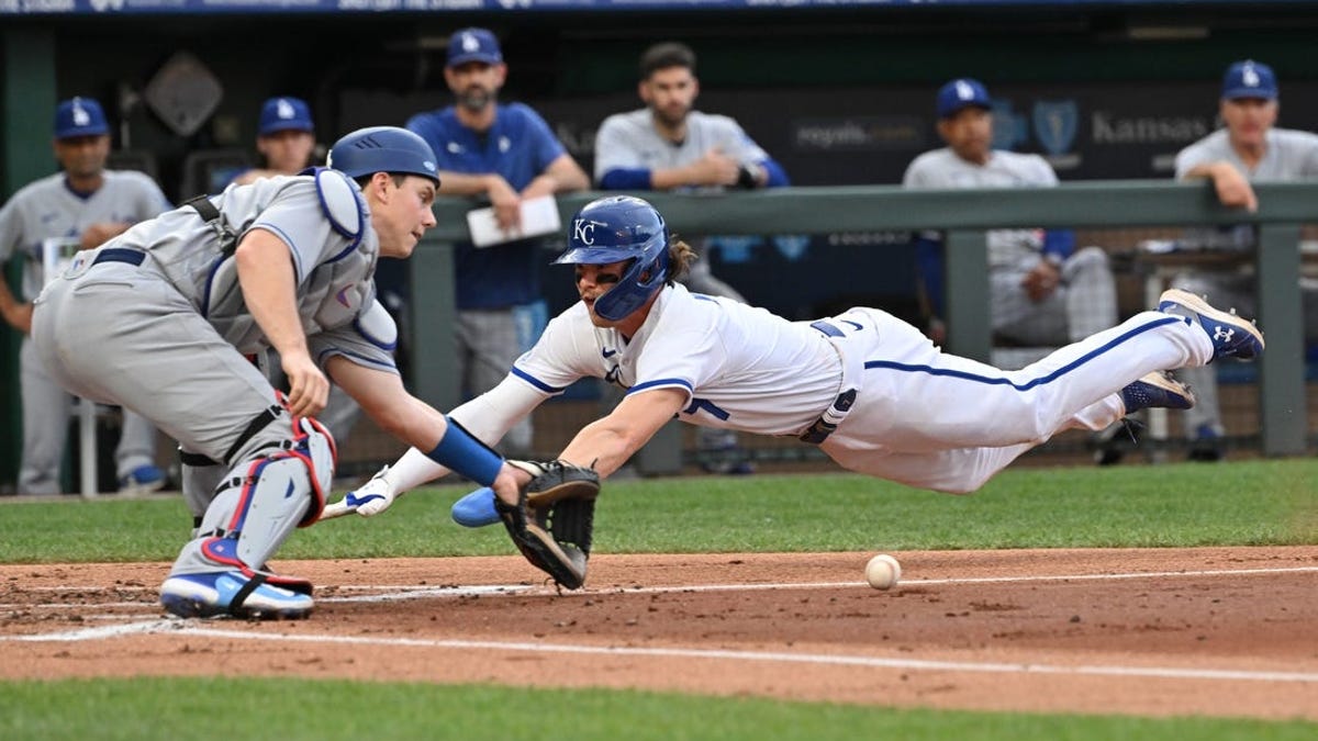 Royals ride big first inning to win over Dodgers