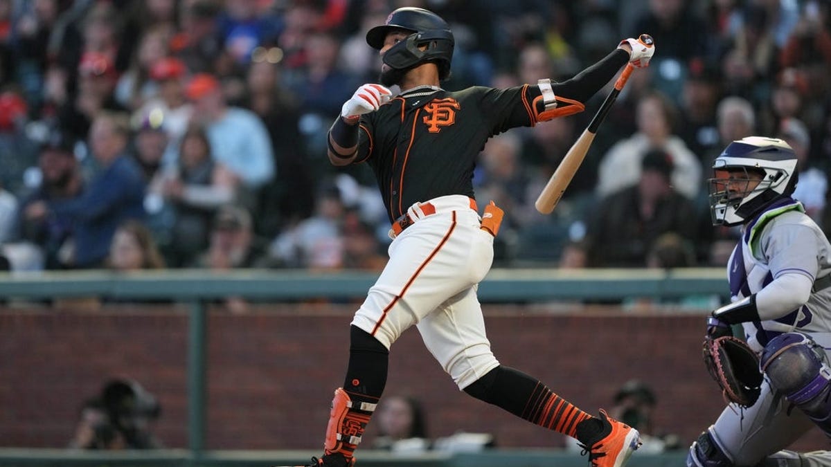 MIAMI, FL - APRIL 18: San Francisco Giants center fielder Mike