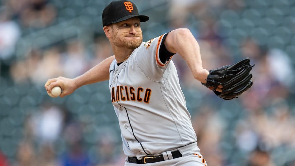 Thriving Giants eye 4-game road sweep of slumping Brewers