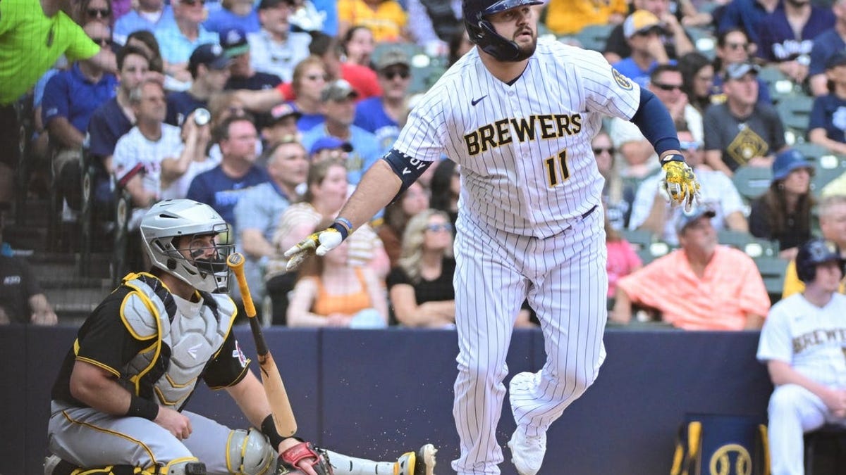 Wiemer homers, Brewers beat Pirates 5-4, take NL Central lead and stop  6-game skid Wisconsin News - Bally Sports