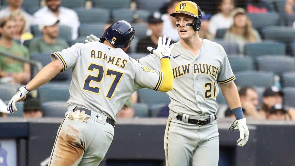 Brewers host the Yankees on home winning streak