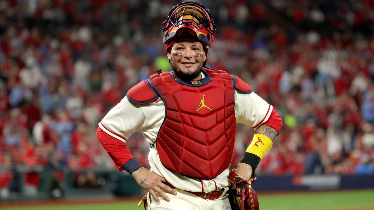 Yadier Molina signed jersey for Willson Contreras