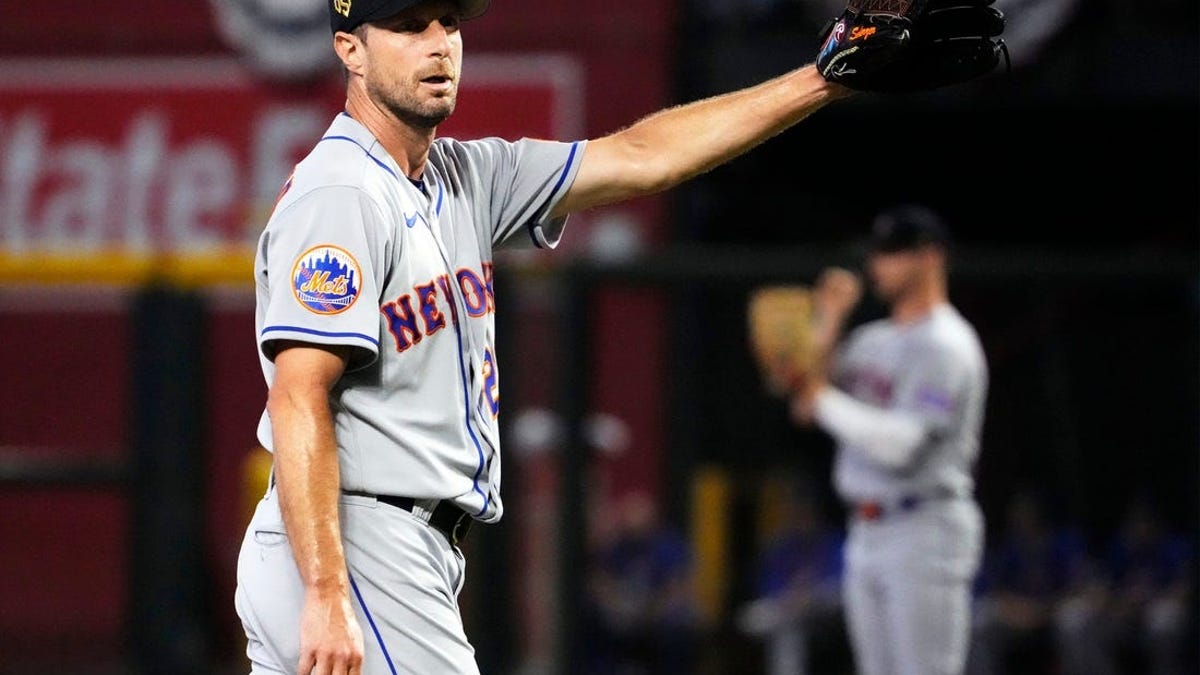 Max Scherzer gives Mets the minimum vs. the Padres