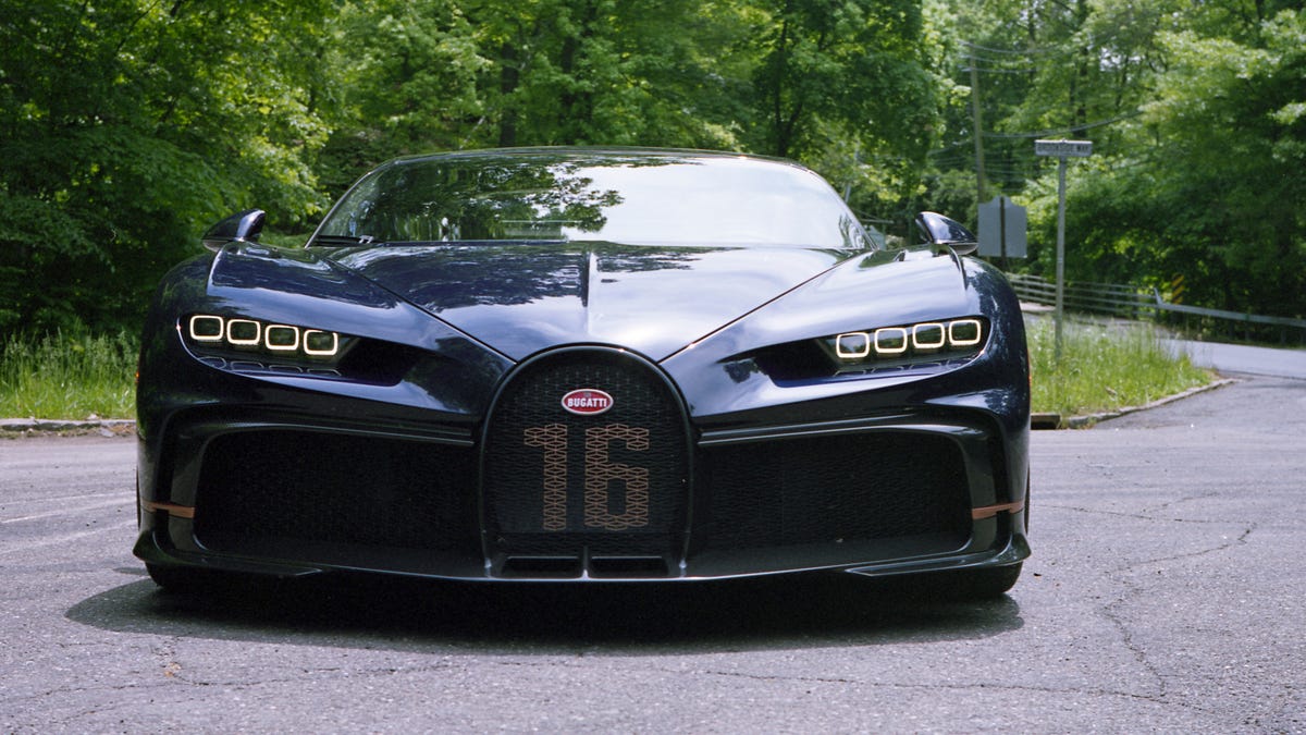 LSA ICONS: 2005 Bugatti Veyron 16.4 - The world's first 'hyper' car
