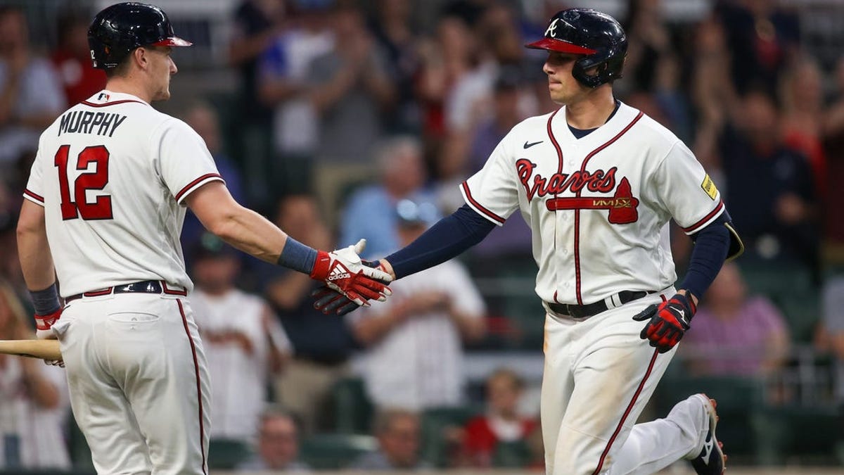 Riley double in 9th lifts Braves over D-backs 1-0 for sweep