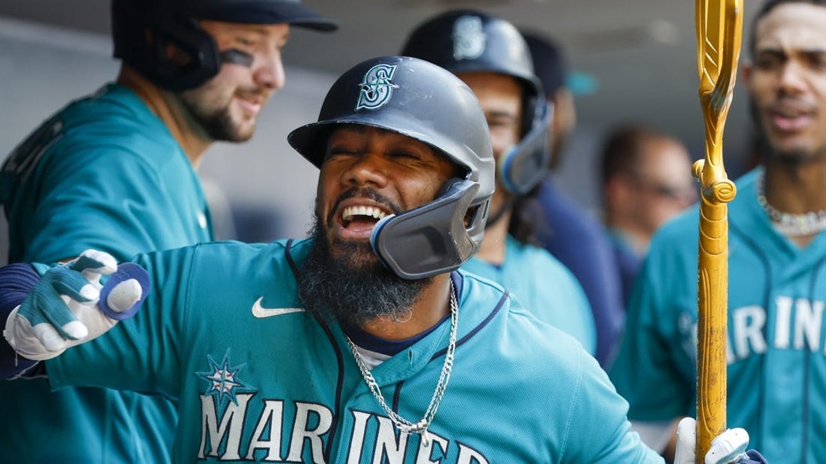 Mariners, on a roll, look to rock Royals again