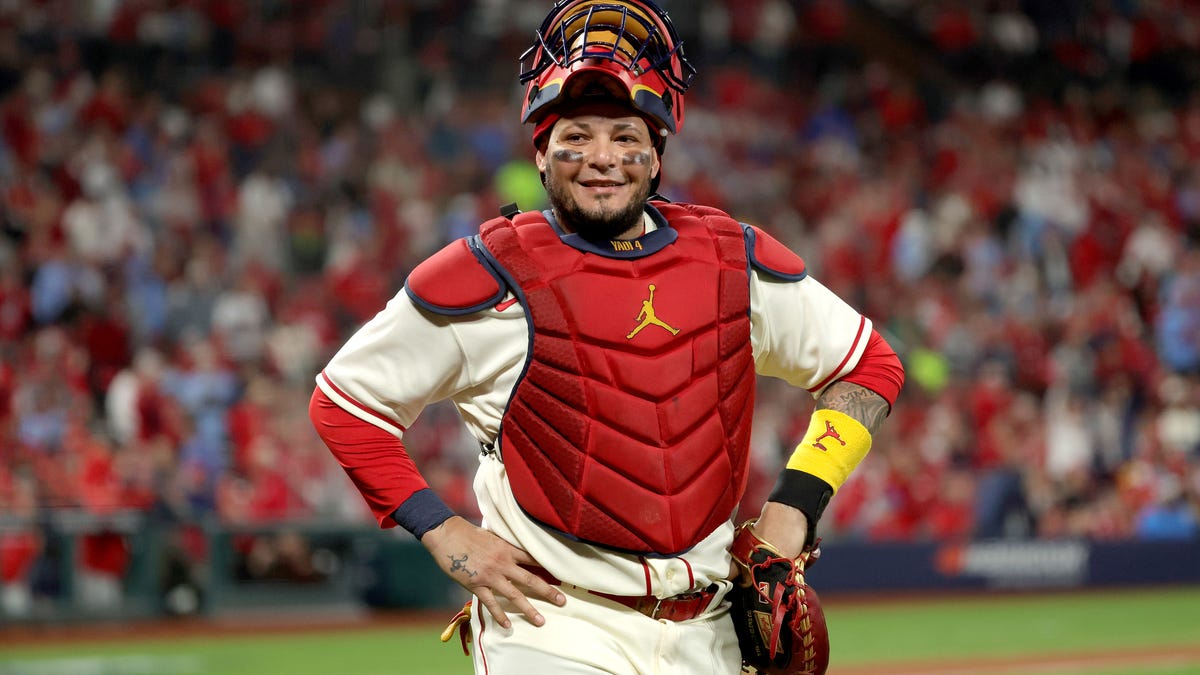 2017 MLB All-Star Game: Yadier Molina's golden gear is Twitter's star of  the night 