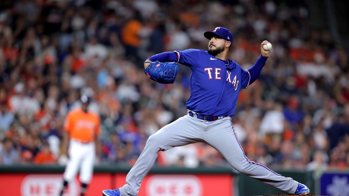 The Astros pitch two immaculate innings against the Rangers