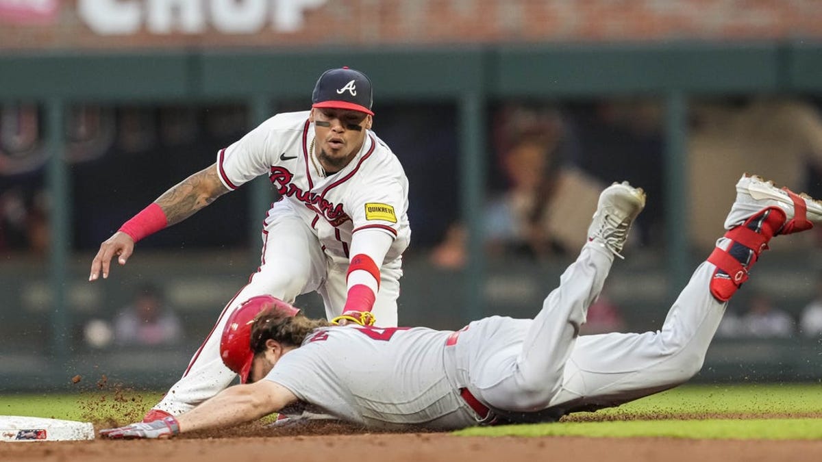 Cardinals score twice in bottom of the 9th, beat Braves 6-5