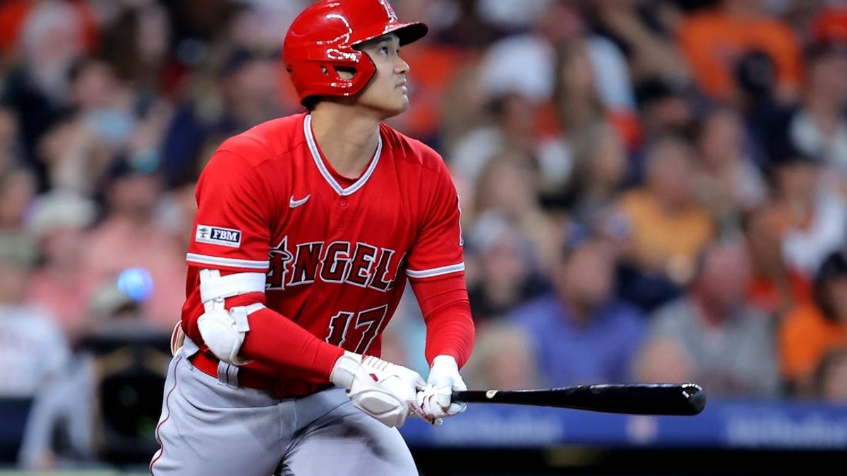 Los Angeles Angels' Shohei Ohtani has sore arm, might not pitch again this  season - ESPN