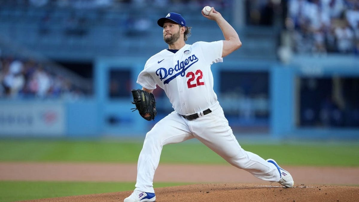 Dodgers score 6 runs in first inning, rout Yankees