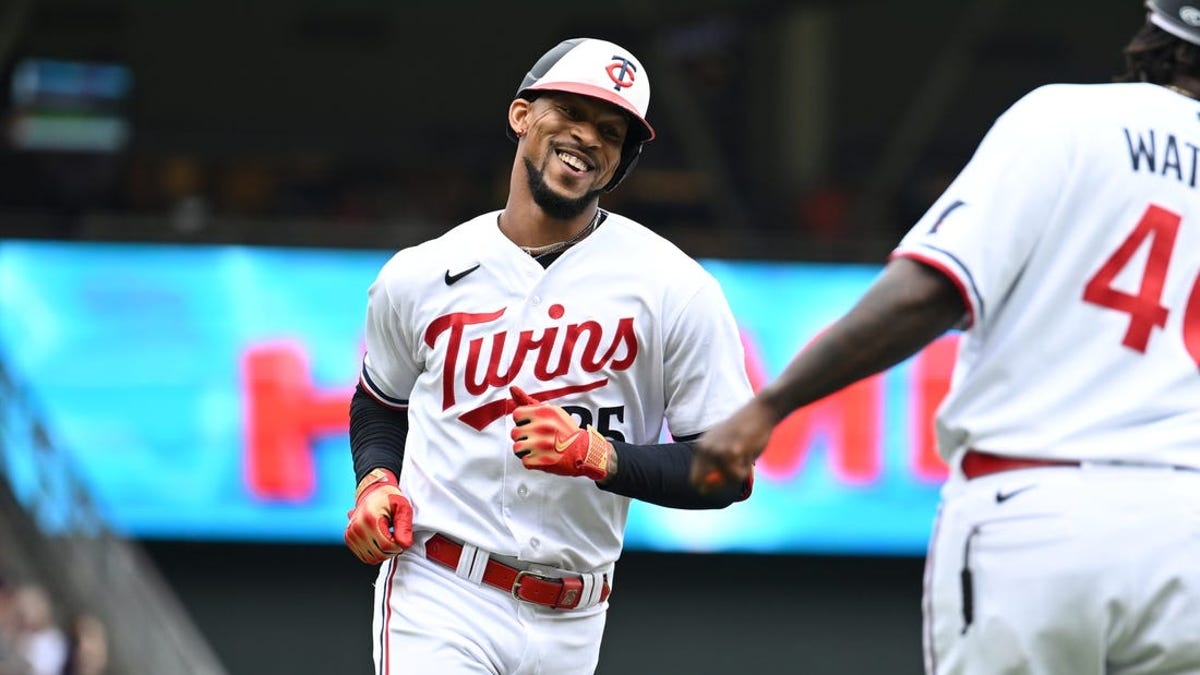 Twins win over Royals 9-3