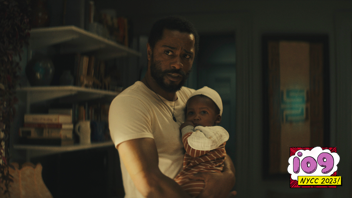 Los directores de El cambiante regalan a LaKeith Stanfield sus flores