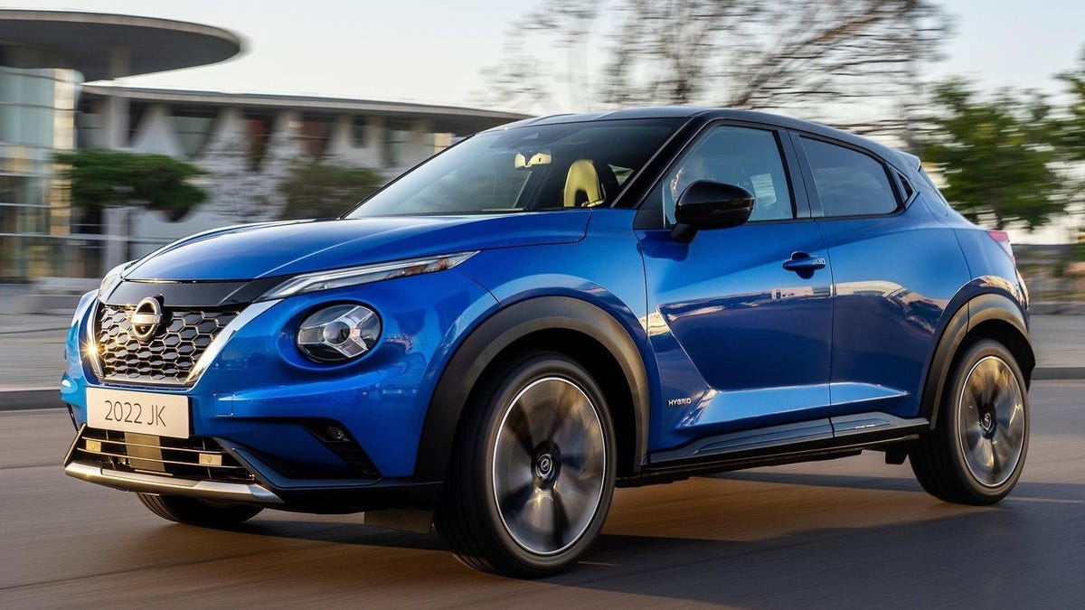 American Tourists Get Nissan Juke Stuck On Walking Path, Cementing Our International Reputation As Bumbling Idiots