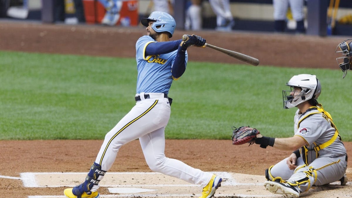 Brewers beat Pirates, snap 6-game losing skid