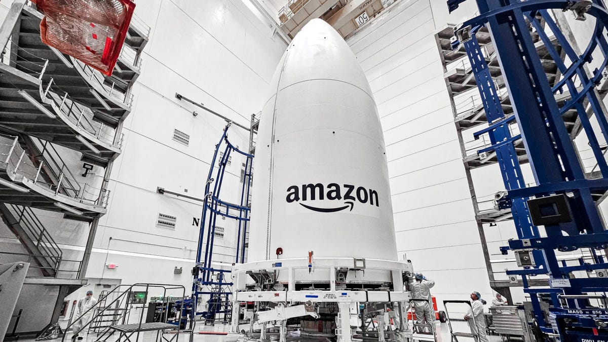 Amazon se prepara para desafiar a Starlink de SpaceX con el lanzamiento inaugural de un satélite