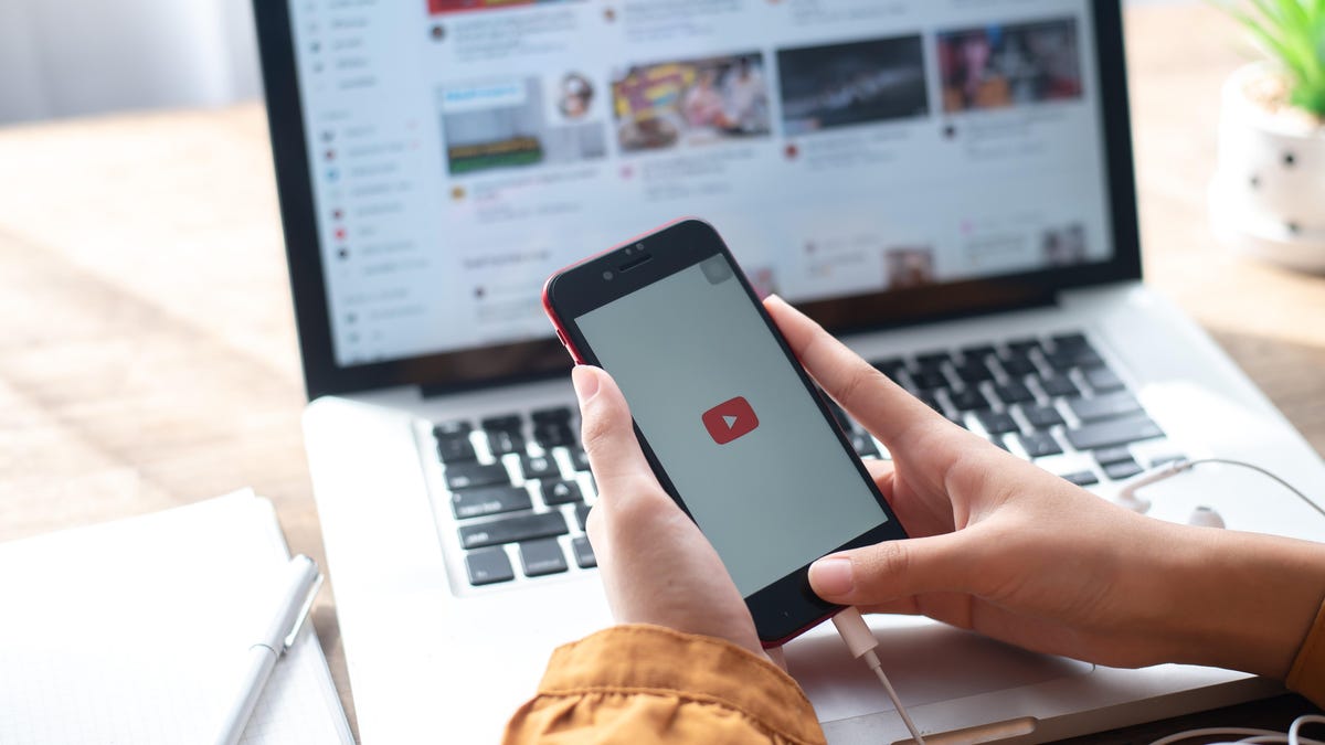 How to Download YouTube Videos on Your Phone - Lifehacker