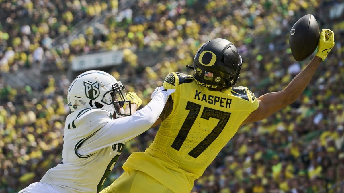 No. 15 Oregon hosts lower-tier Portland State to open the season - OPB