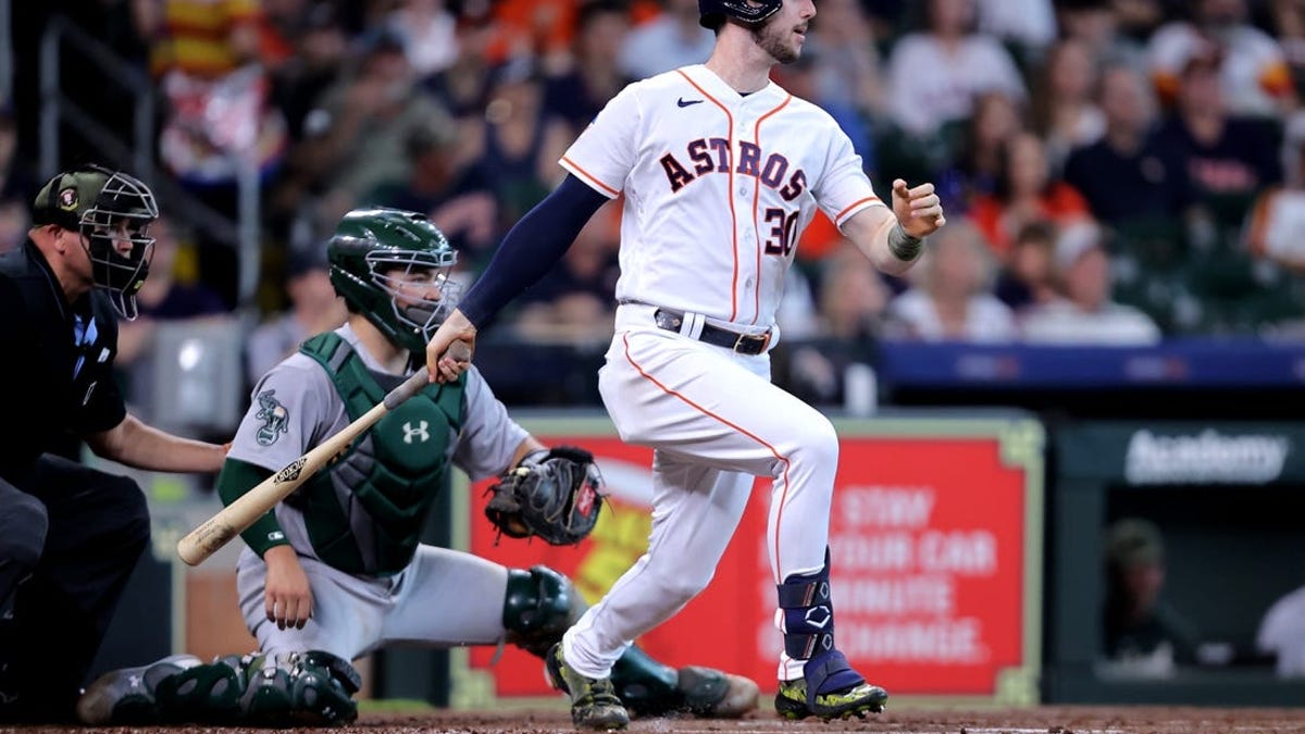 Jose Altuve, Astros walk tall as run in 9th beats A's