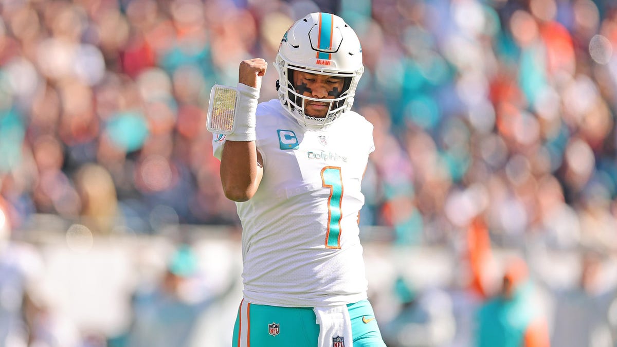 Dolphins QB Tua Tagovailoa makes himself clear front-runner for