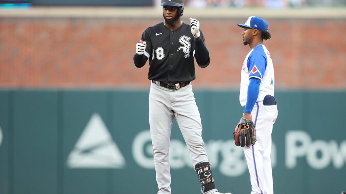 WATCH: Andrew Benintendi hits first home run in White Sox uniform