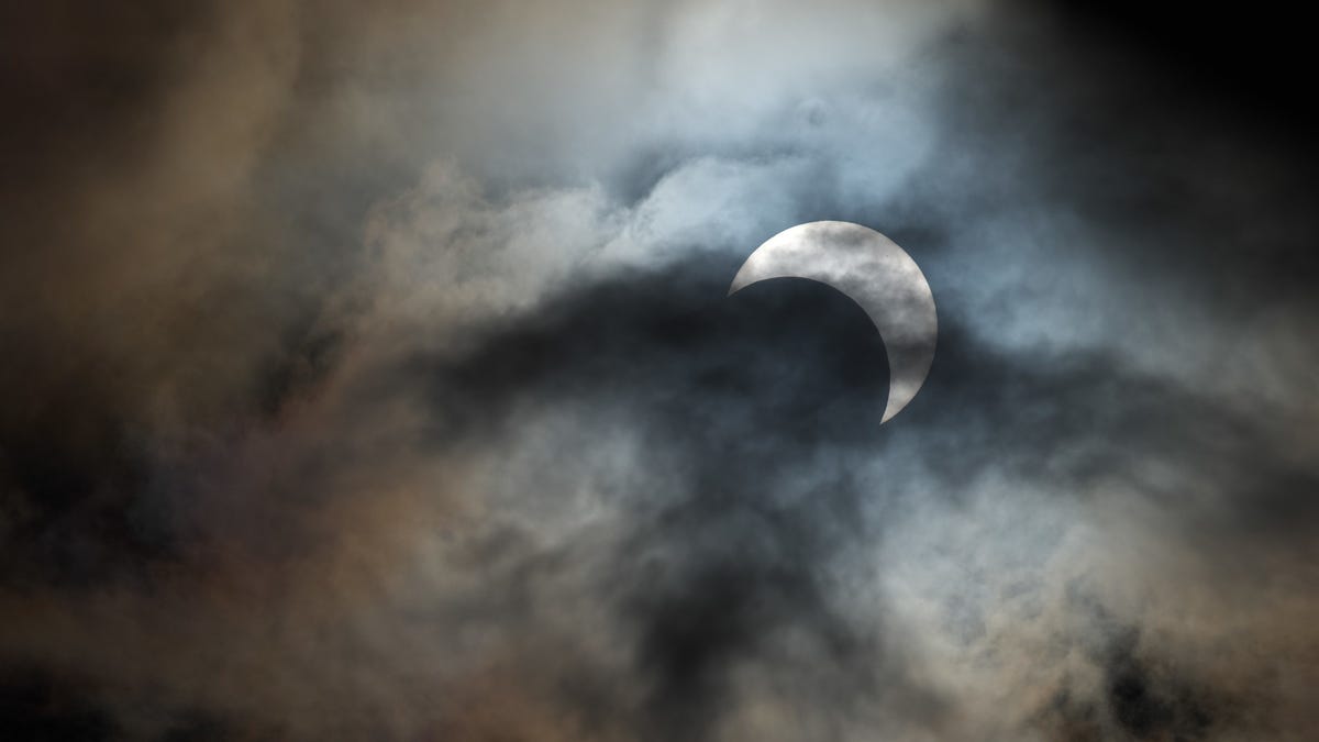 The Most Captivating Photos of This Weekend's Annular Eclipse