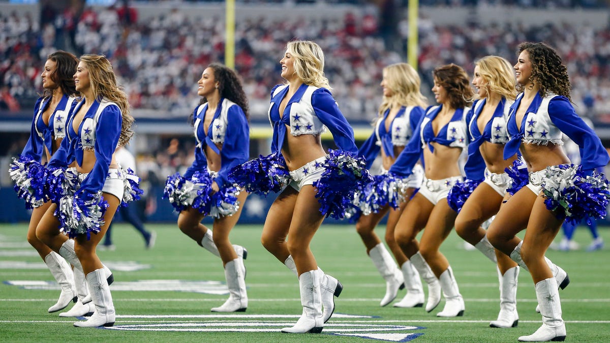 The locker - Dallas Cowboys Cheerleaders: Making the Team