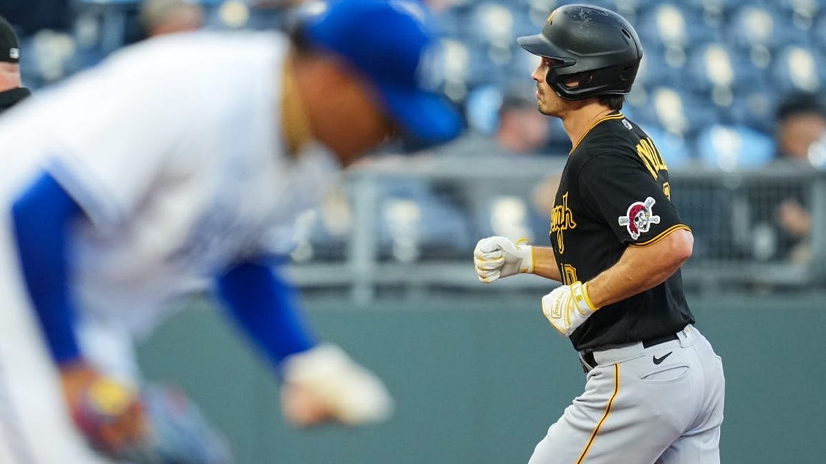 Pirates hand Royals 12th sweep of season in 4-1 loss