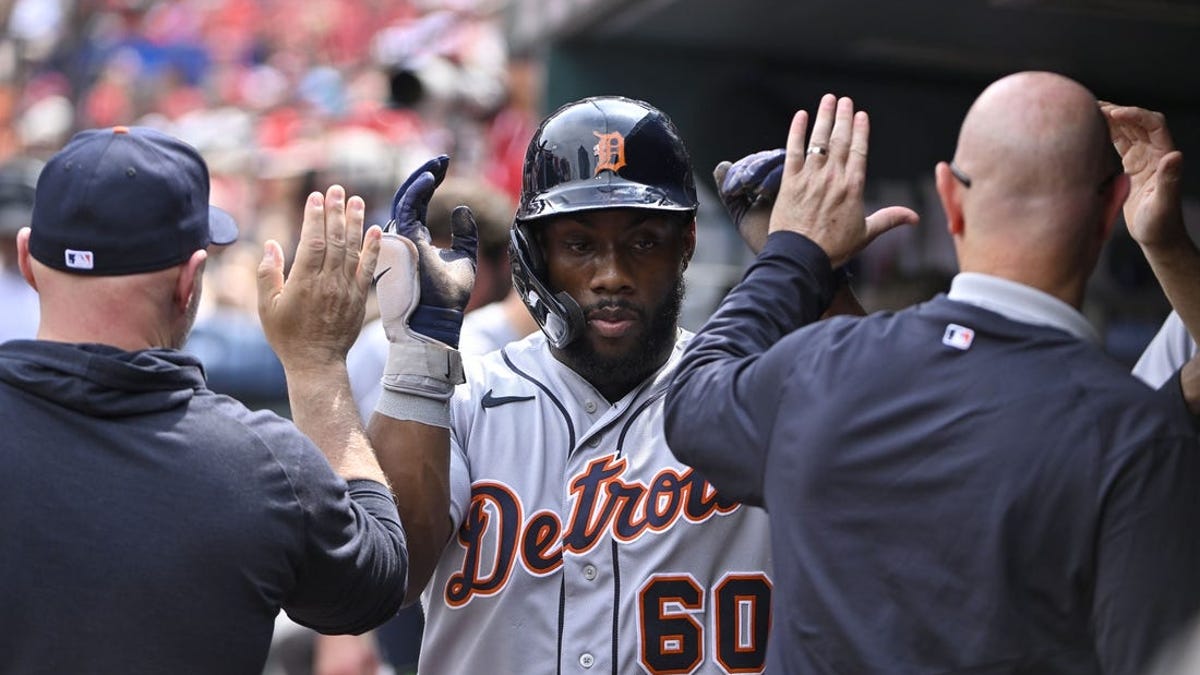 Tigers come back to beat Cardinals in 10 innings