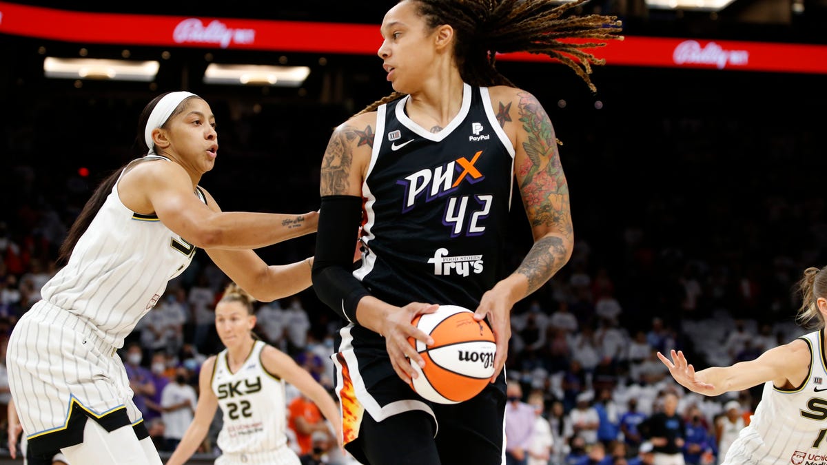 Brittney Griner Is Nearly 7 Feet Tall