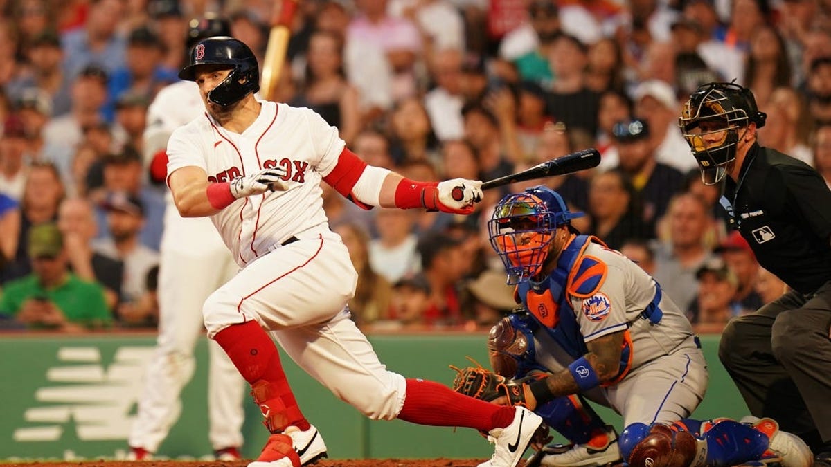 Red Sox drop fourth straight with loss to Braves at Fenway