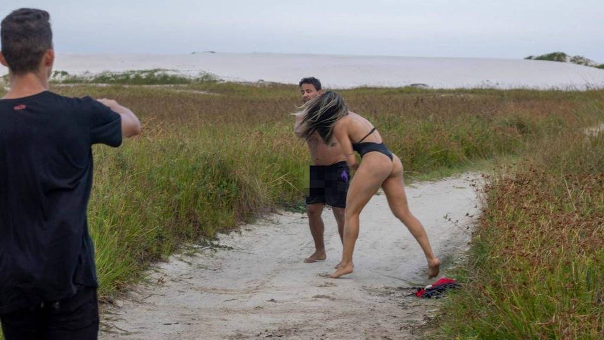 Amateur MMA Fighter Beats Up Man Jerking Off In Front Of Her During Beach Photoshoot