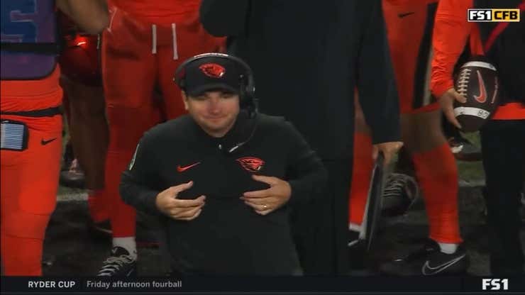 Image for Oregon State coach Jonathan Smith cupping his breasts is oddly soothing