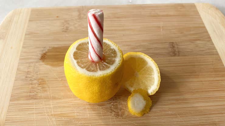 Image for Cling to That Summer Feeling With This Lemon Stick 'Drink'