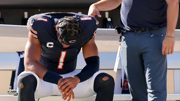 Image for Comedy of Bear-rors: Justin Fields’ fourth-quarter routine has Chicago closer to the No. 1 pick