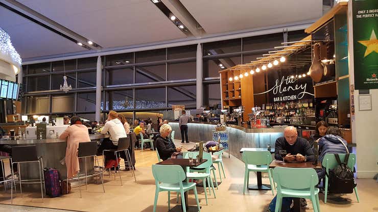 Image for These Airports Let Non-Travelers Dine at Their Restaurants