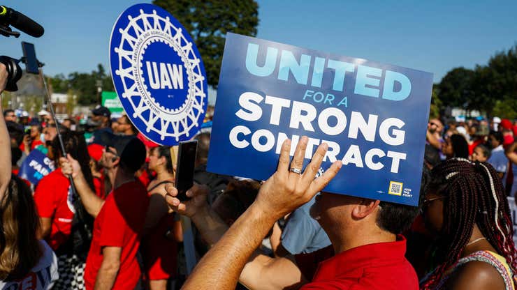 Image for How long have past UAW strikes lasted?