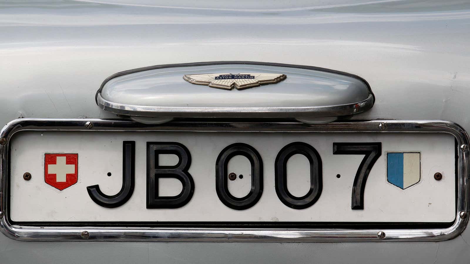 Swap that one for a green plate.