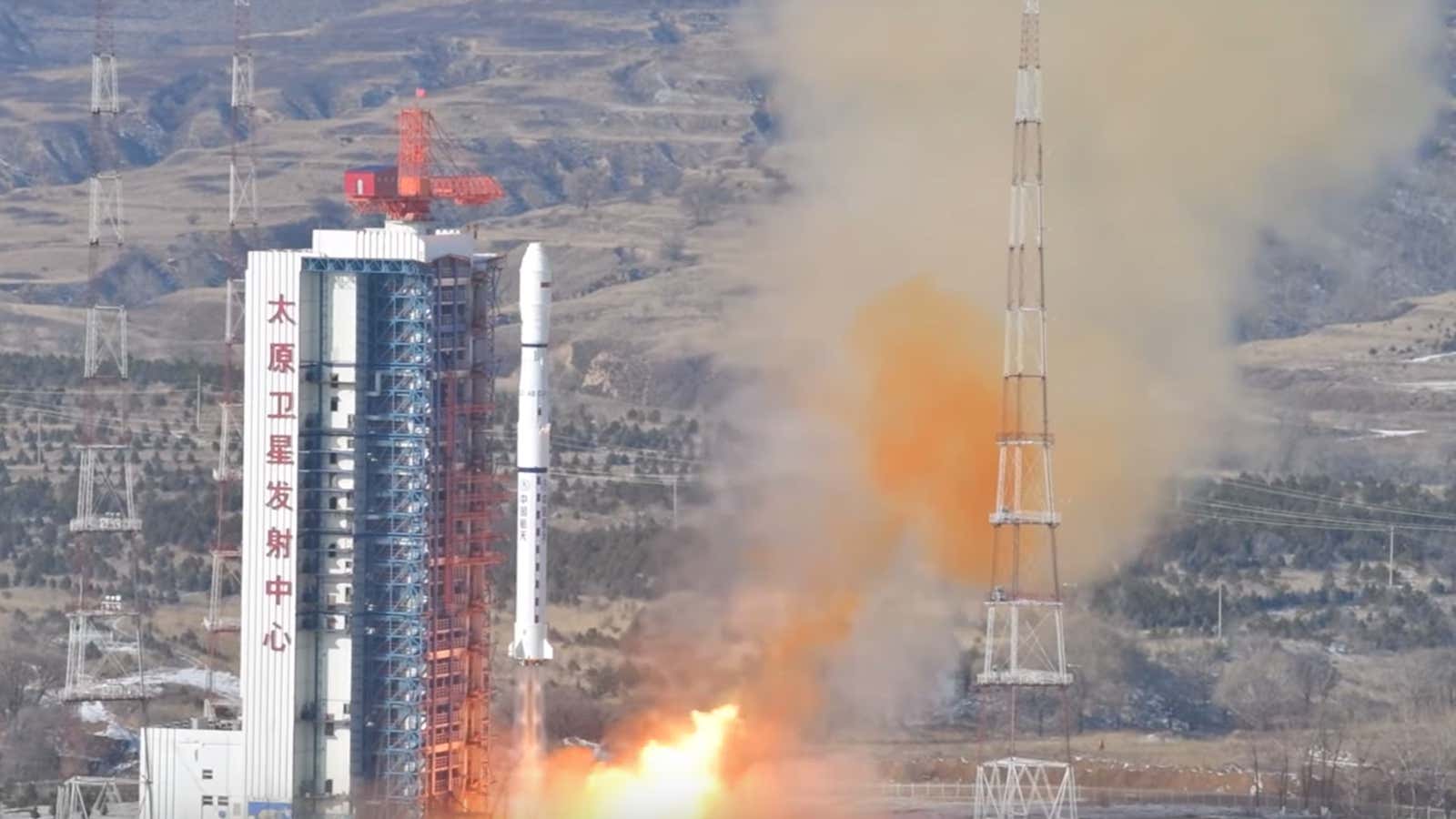 The Chinese rocket carrying the Ethiopian satellite takes off