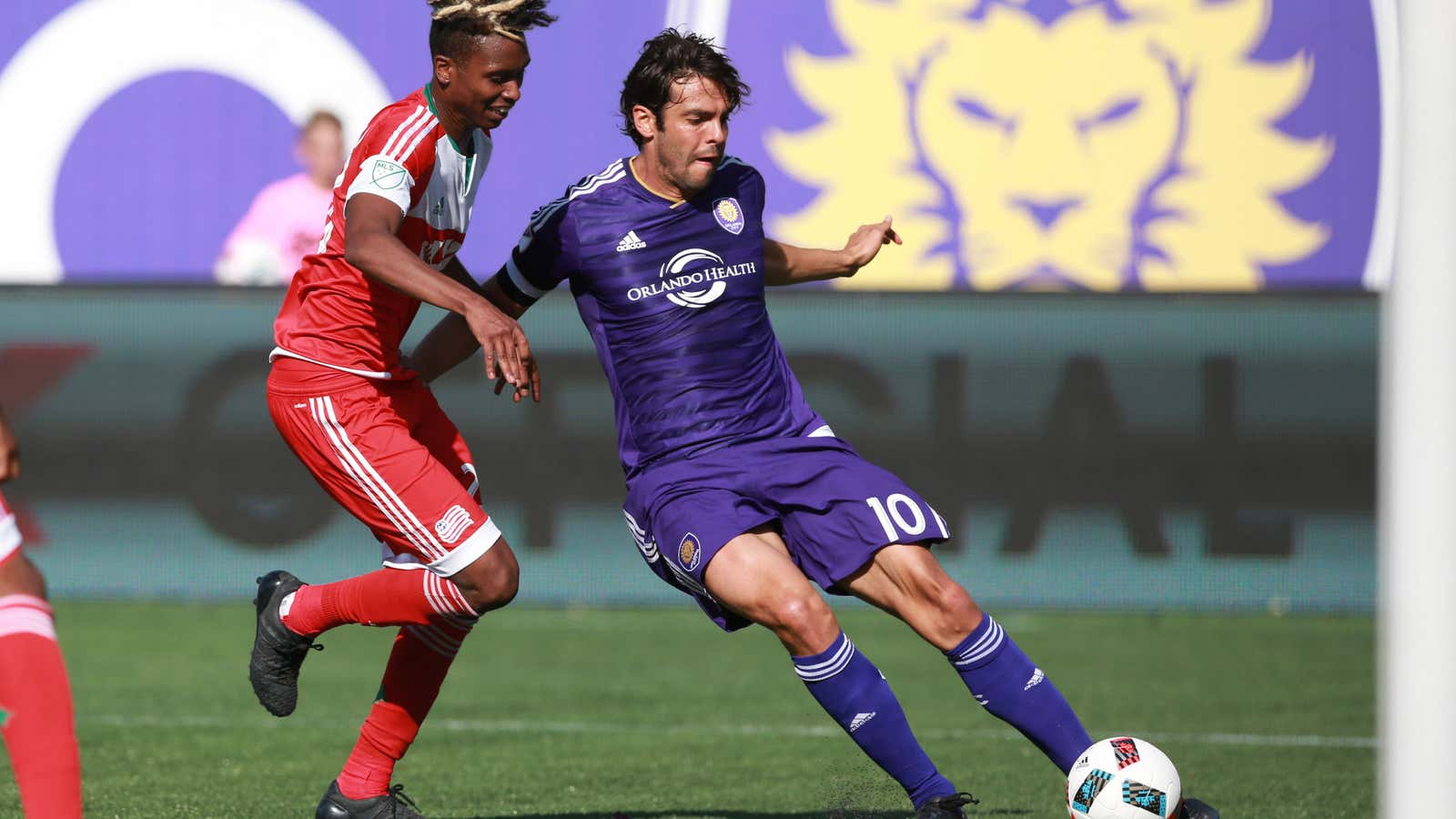 Kaká (right) is the league’s best paid player.