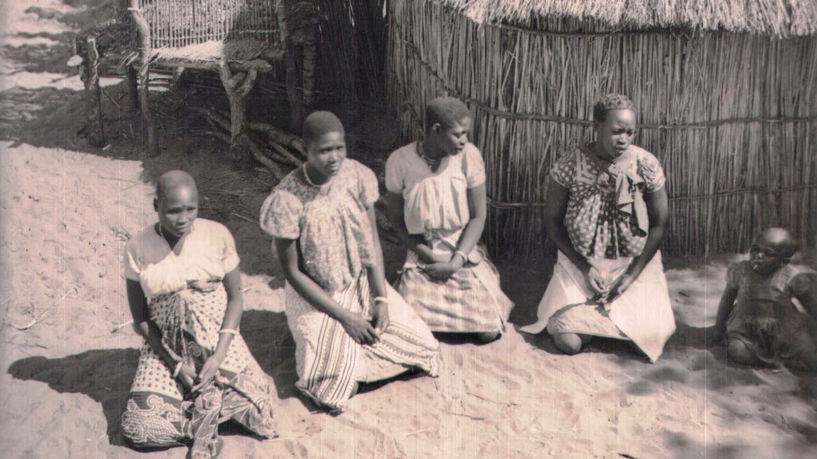 Women of Lozi, 1952