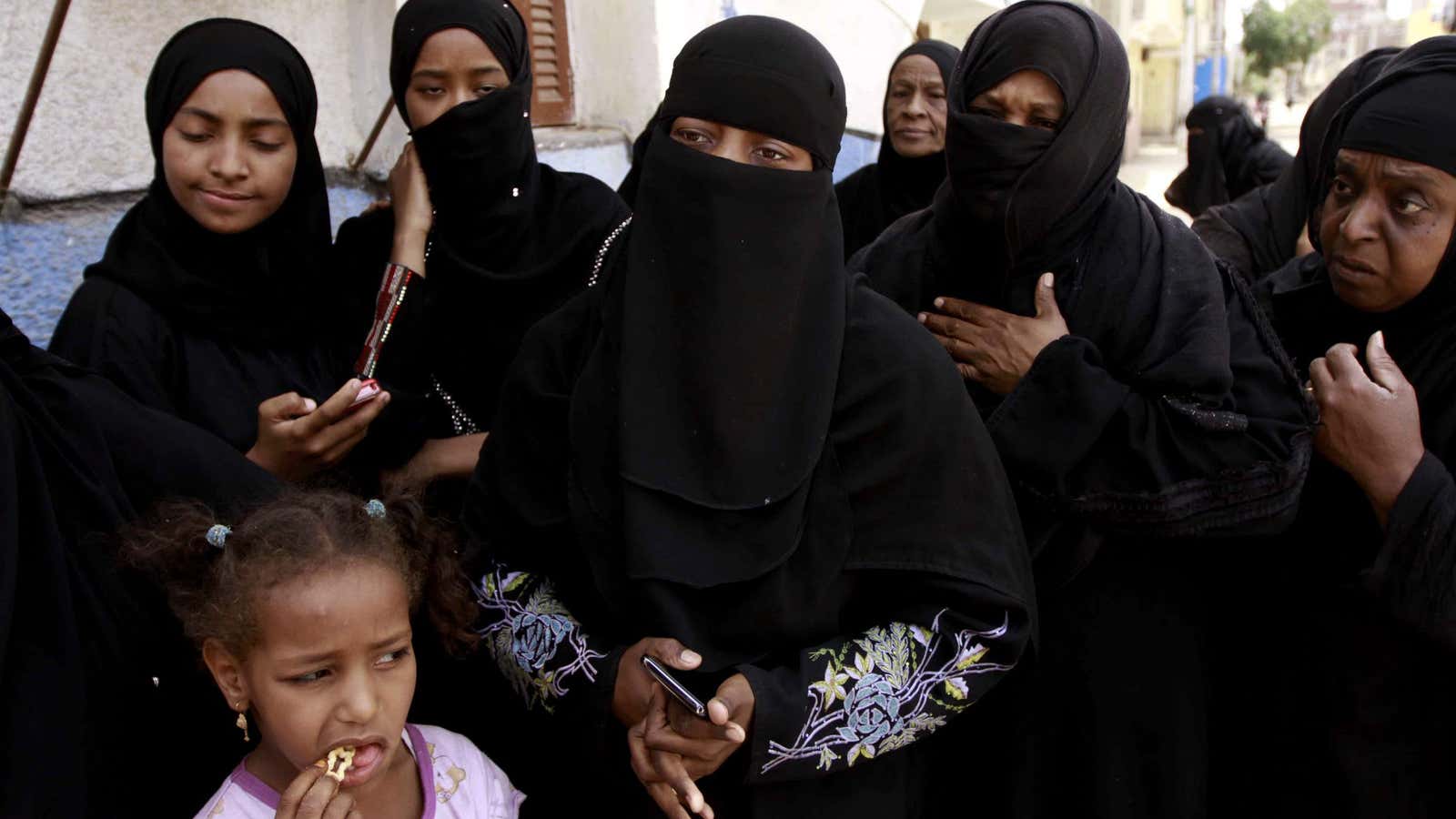 Nubian women mourn the death of a relative killed in a clash with the Arab clan, Haleyla in 2014. (AP/Sabry Khaled).