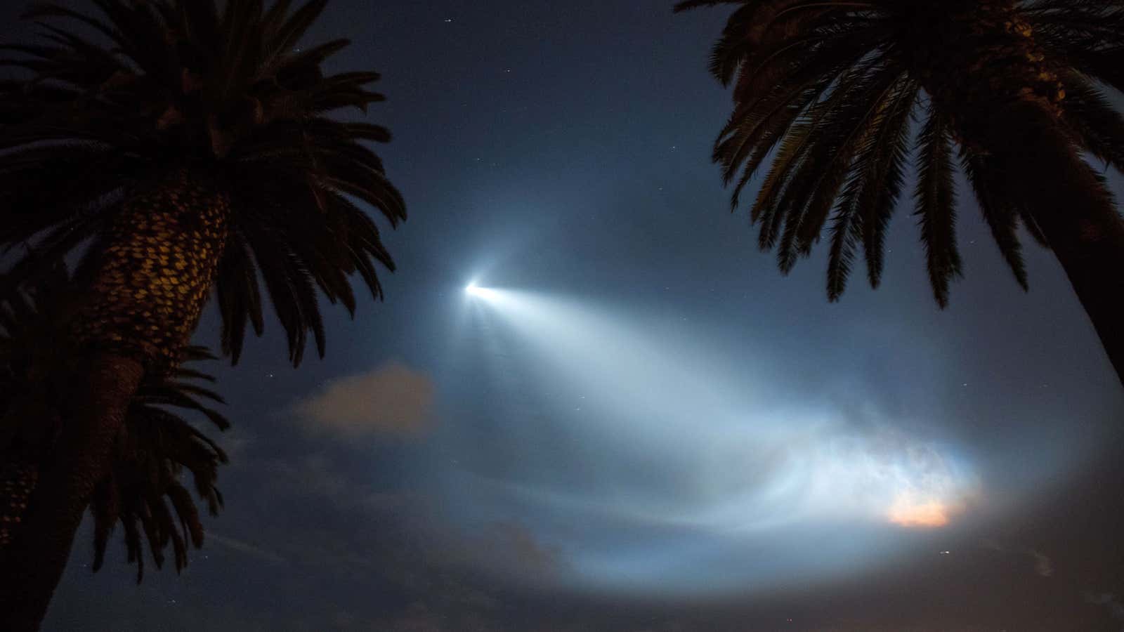 The Falcon 9’s glow seen over Corona del Mar, California.