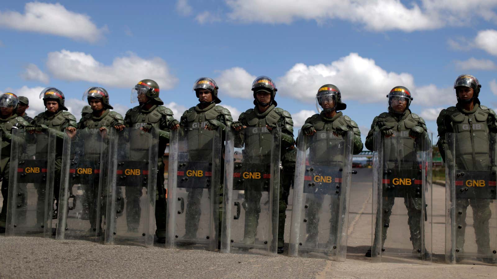 Venezuelan soldiers blocking the border with Brazil.