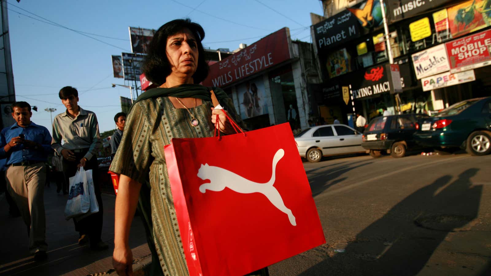 Inflation has caused dips in consumer confidence around India. 