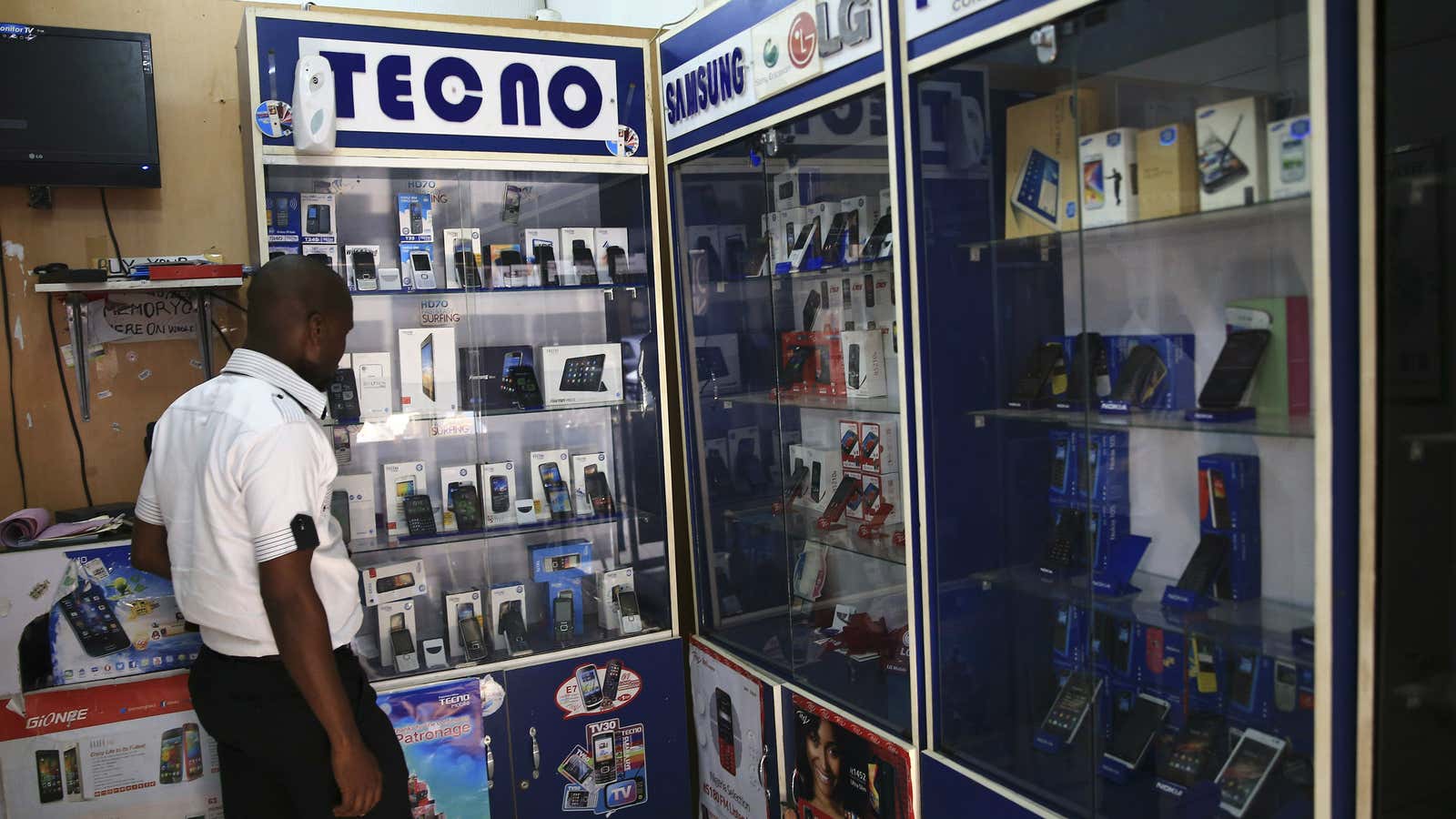Smartphones sales have made cyber cafes almost redundant in Nigeria