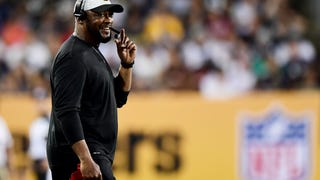 Mike Tomlin Gives Steelers Black Air Force 1s for Cincinnati Trip